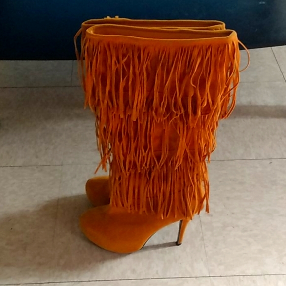 Boots - Picture 1 of 2